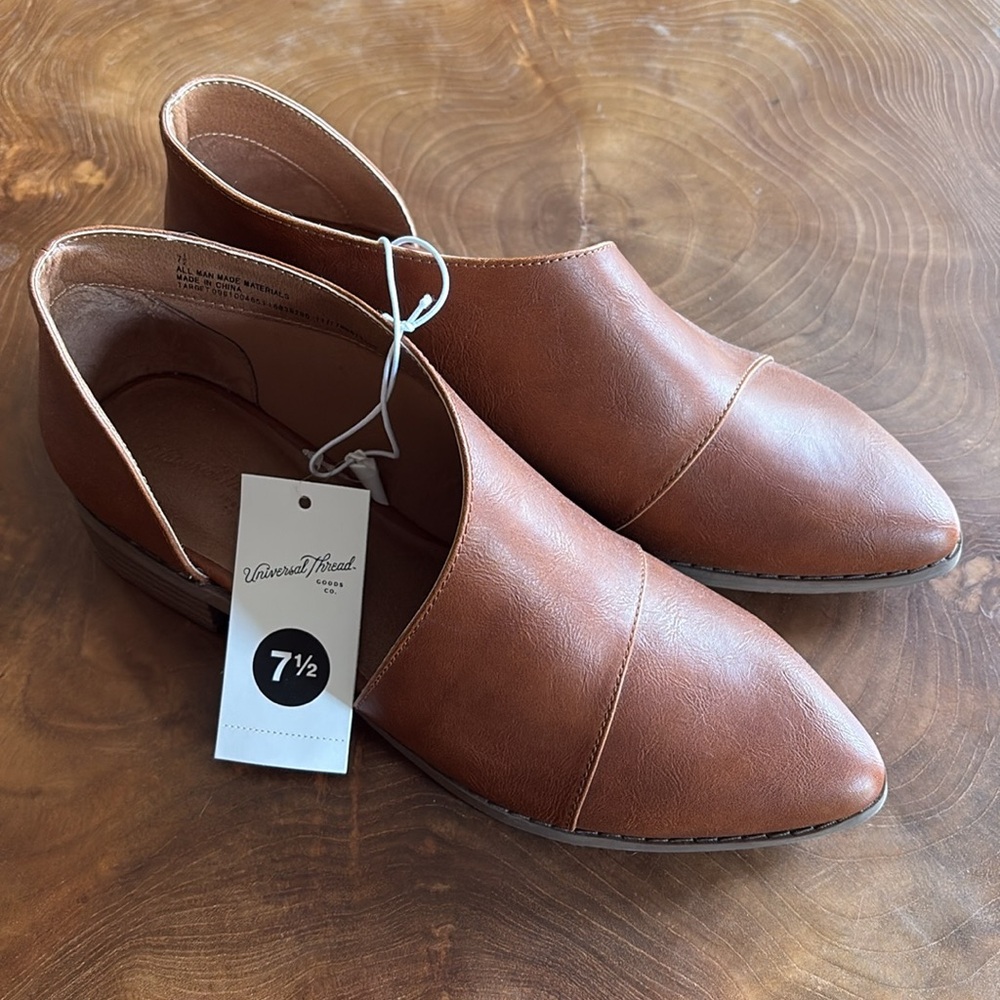 NWT Universal Thread Slip On Shoes size 7.5